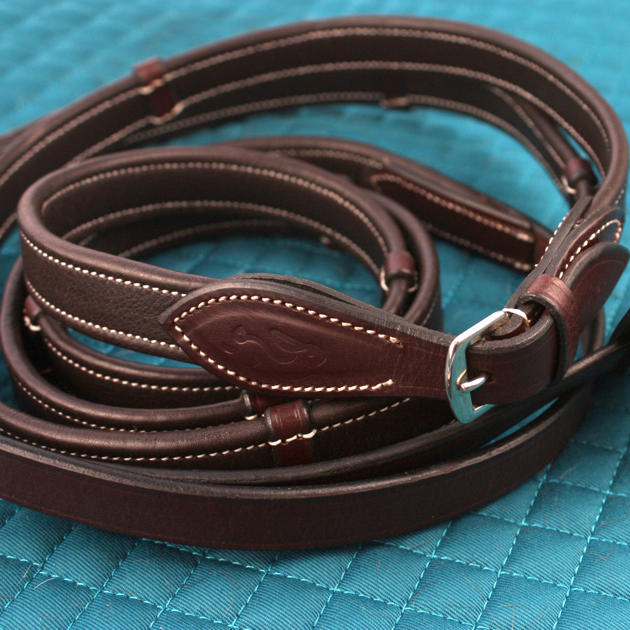 RR Soft Leather Reins in cocoa with white stitching